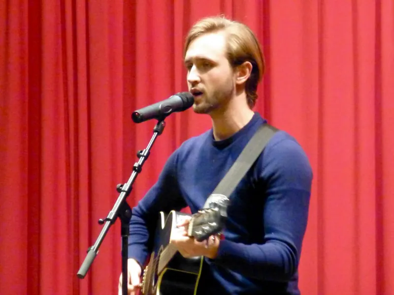 Alexander Bock, Gesang & Gitarre