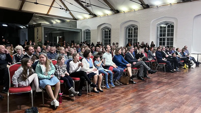 Frühlingskonzert im Kaiserbahnhof 2023 (18)