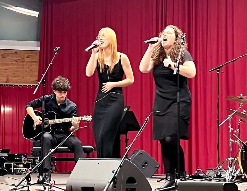 Gesangs-Duo & Band – „Ain’t No Mountain High Enough“ (2)