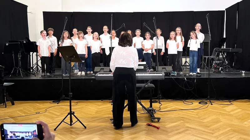 Kinderchor – »Die Schule der magischen Tiere«