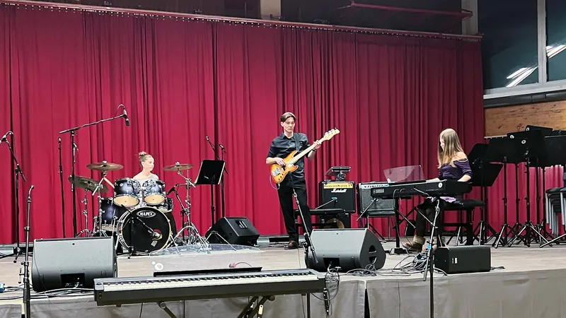Rhythmus-Trio – „Tiny Dancer“