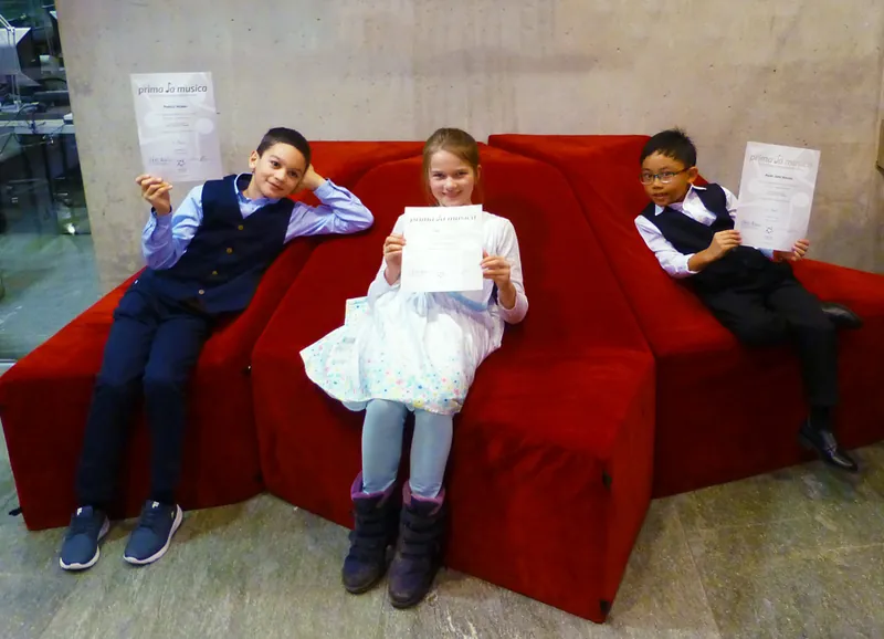 Rote-Couch_web