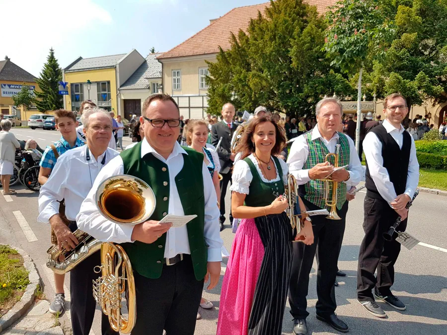 Bläserensemble beim Fronleichnamsumzug