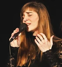 Lehrkraft Anna Lindenberger
