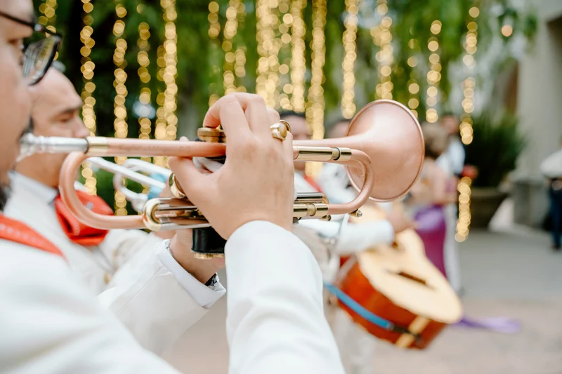 Trompeten musiker mariachi lichterketten